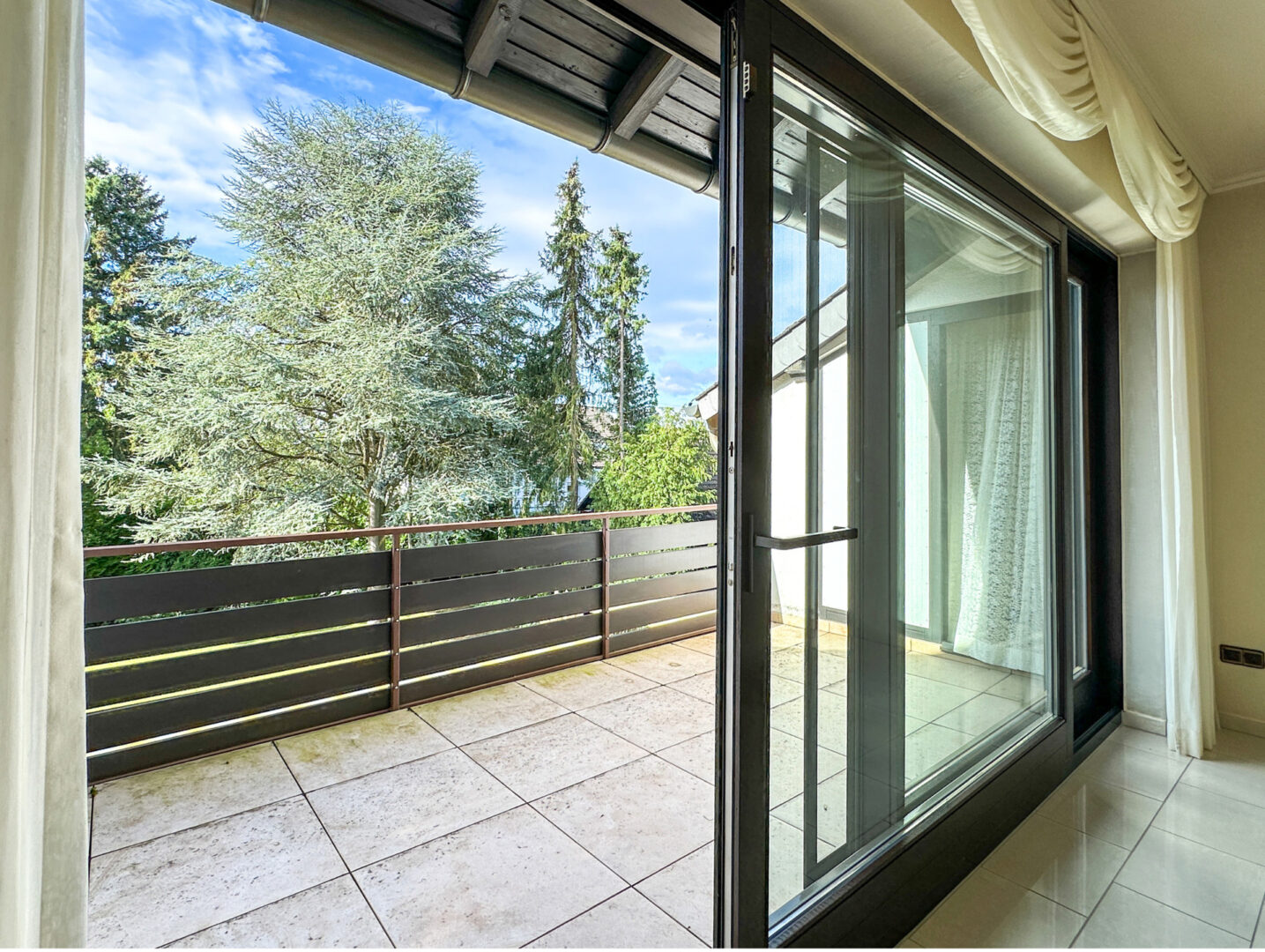 Balkon OG