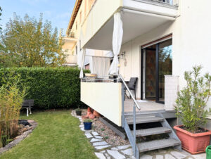 Garten - Blick zum Balkon