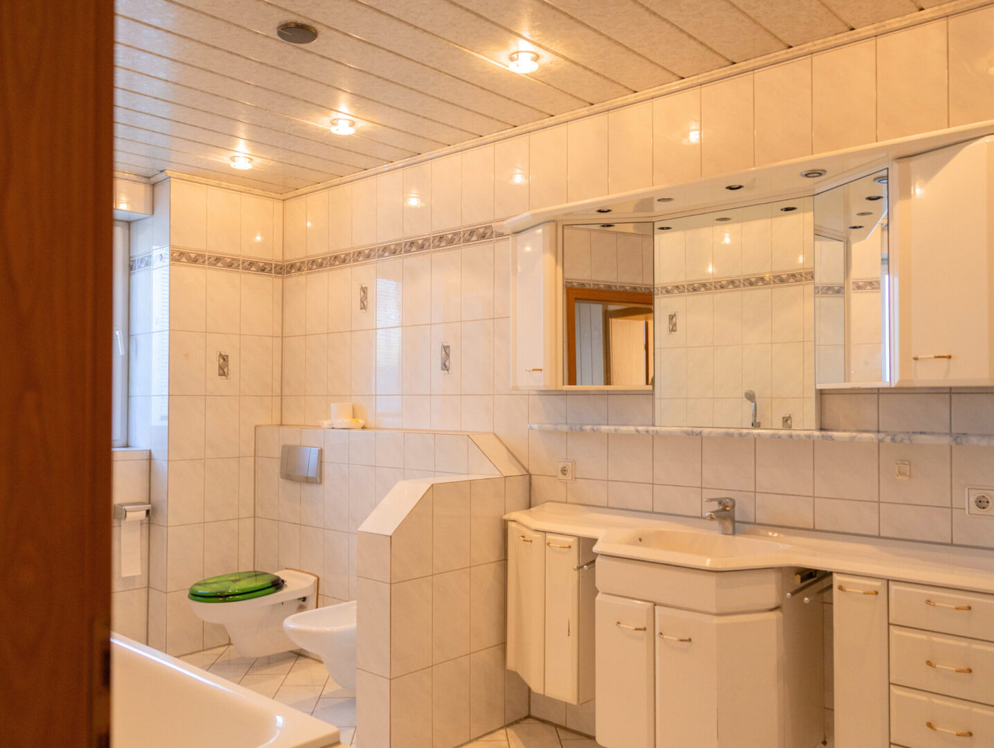 Badezimmer EG