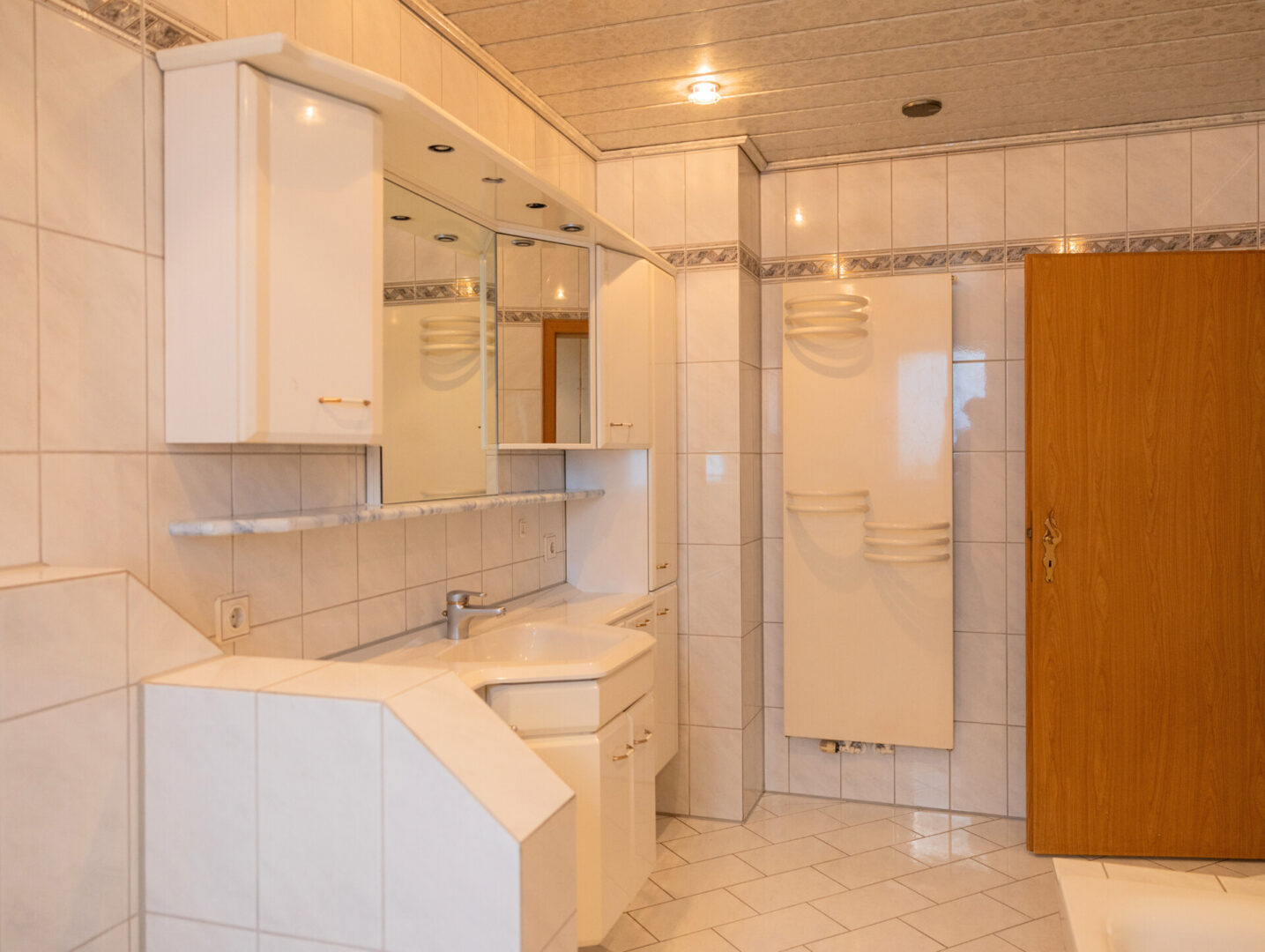Badezimmer EG