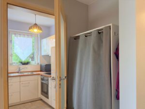 Garderobe und Küche